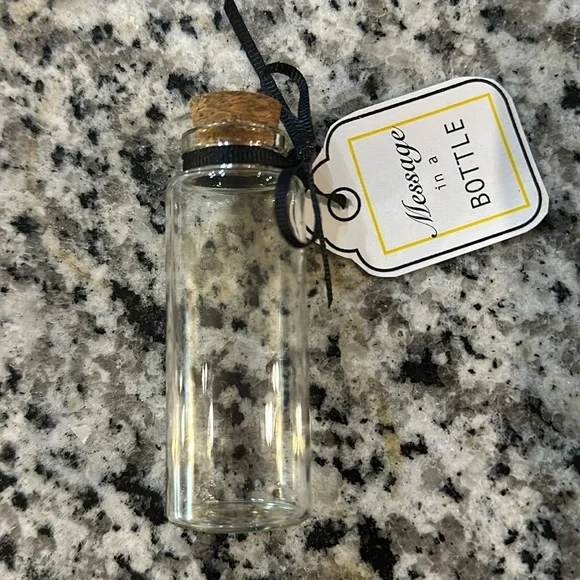NWT message in a bottle -- glass vials with either gold or black ribbon --24