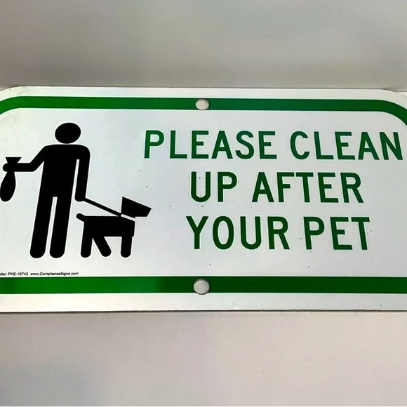 Green and White Pet Clean-Up Sign