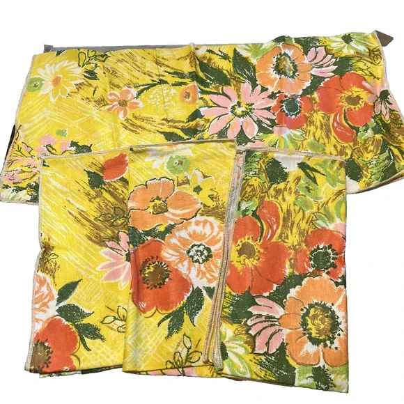 Vintage Floral Fabric Napkins Set of 4 Orange Yellow Mod Retro 17x17
