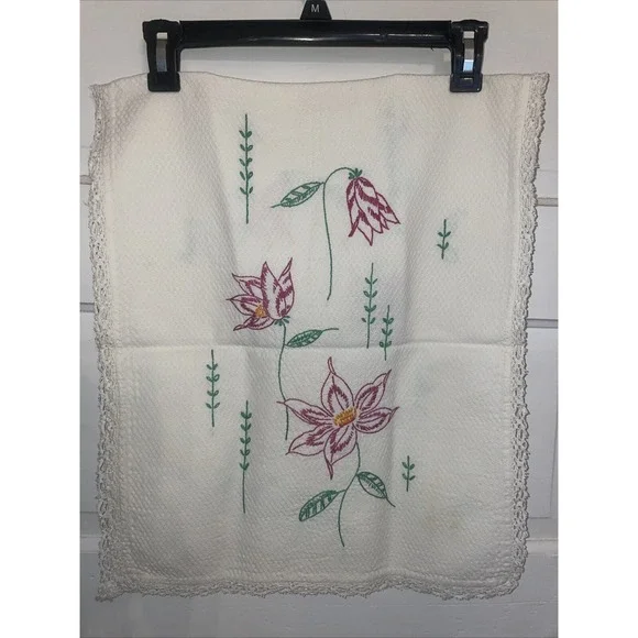 Lovely Vintage Embroidered Table Runner Dresser Cover Scarf With Crochet‎ Trim