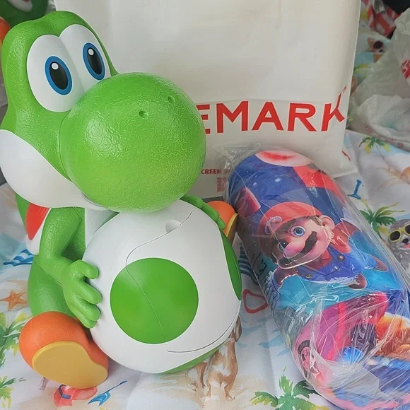 Super Mario Galaxy Movie Yoshi Popcorn Bucket & Mario Galaxy Throw Blanket