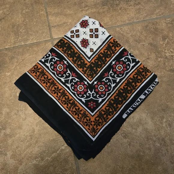 Multicolored | HAKUNA MATATA ZANZIBAR | Detailed Tablecloth