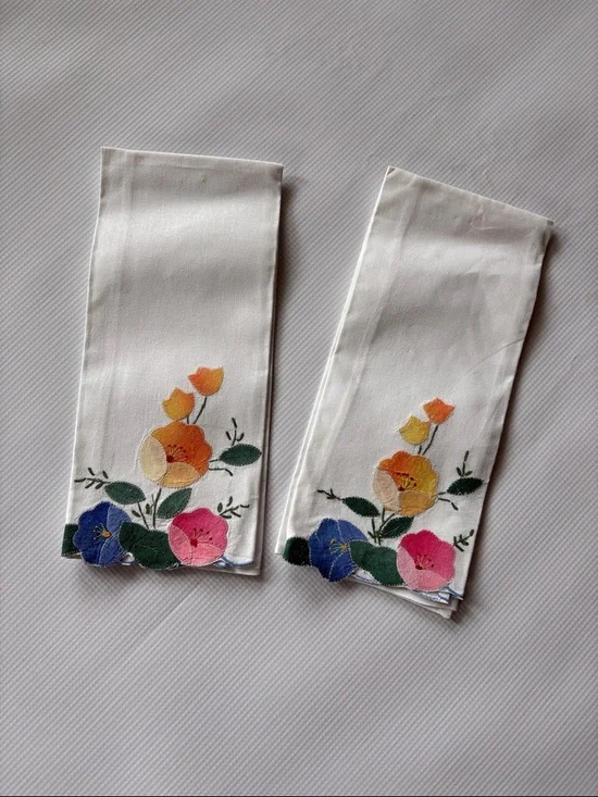 Vintage Hand Stitched Flowered Tea Towels / Set of 2