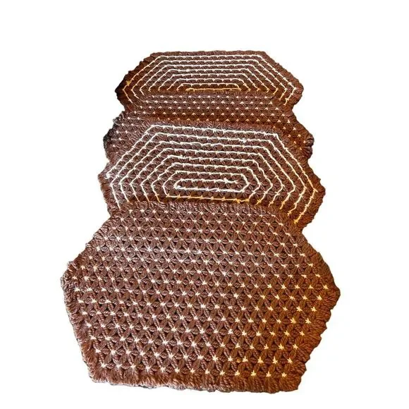 4 VTG HAND CROCHETED YARN DAISY‎ PLACEMAT LOOP FRINGE FALL BROWN