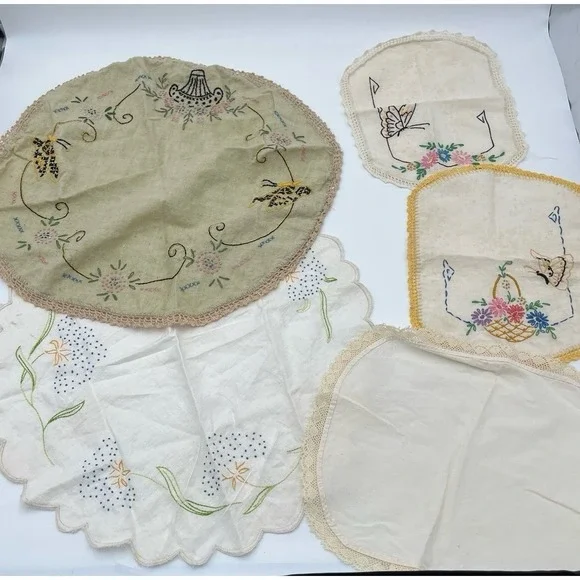 Vintage Various 6 Table Doilies