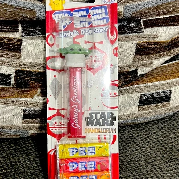 Star Wars Mandalorian PEZ Candy Dispenser - Red
