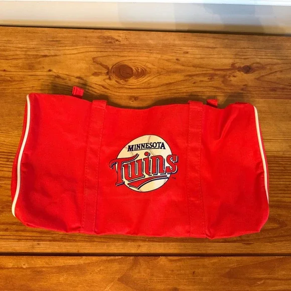 New‎ Minnesota Twins Baseball Bud King of Beers Red Duffle Bag Merch