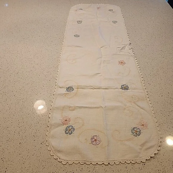Vintage Table Runner Dresser Scarf Linen Embroidered Floral 42x14