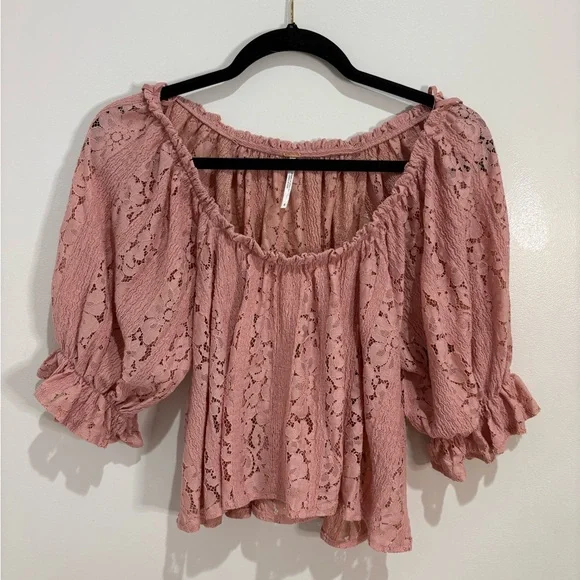 Free people lace Women's off shoulder Top new with out tags small