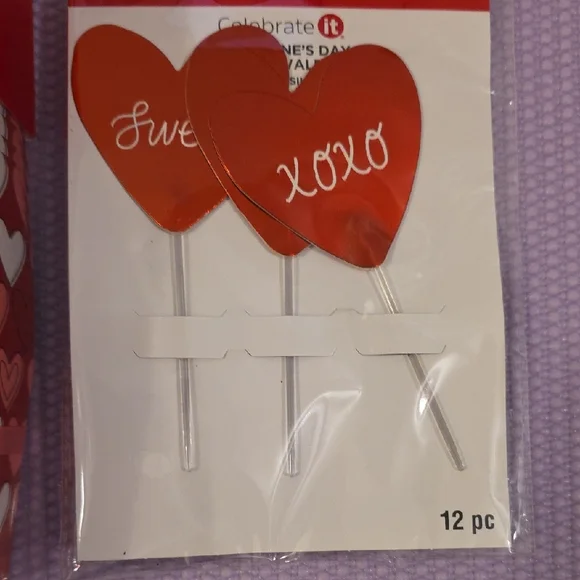 Celebrate It Heart Favor Boxes - Red and Pink