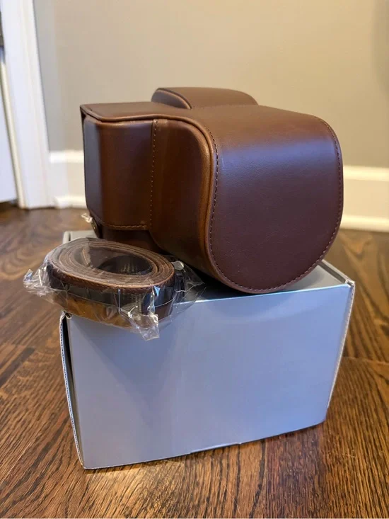 MegaGear Sony Cyber-shot DSC-RX10 IV DSC-RX10 III Ever Ready Leather Camera Case