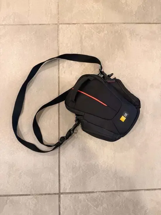 Case Logic DCB-304 Compact System Hybrid Camera Case with Shoulder Strap