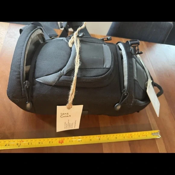 Black lowepro Lens/Accessory Camera Bag nwt