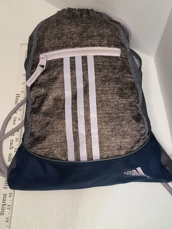 adidas Men’s Gray & Navy Drawstring Gym Bag