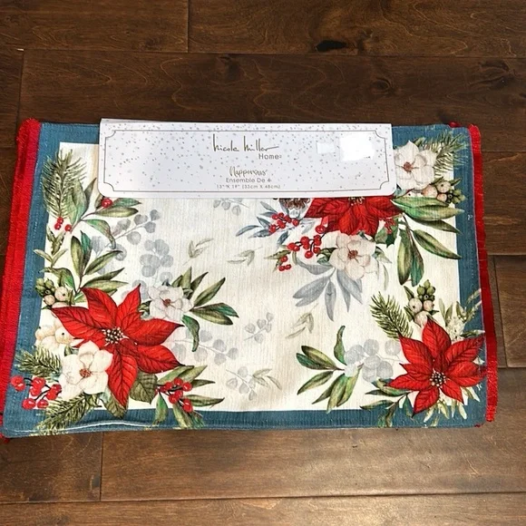 Nicole Miller Placemats Poinsettia Christmas Holly Berry New Holiday