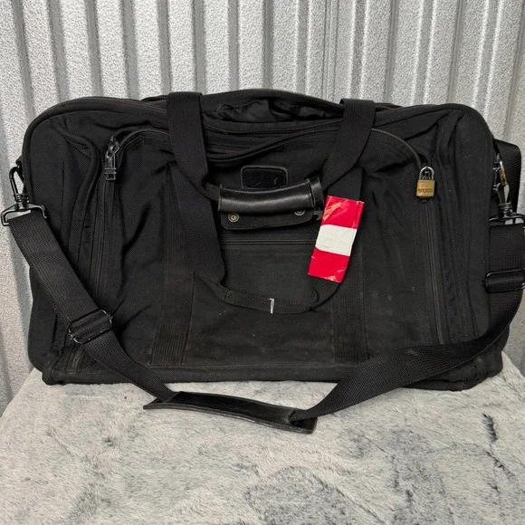 Tumi Black Ballistic Nylon Travel Duffel Bag Weekend Carry On Luggage
