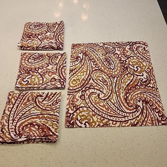 Set Of 4 Cynthia Rowley Cloth Napkins Orange Bronze Paisley 20x17