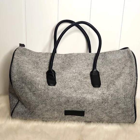 Kenneth Cole gray wool oversized weekend/duffel bag