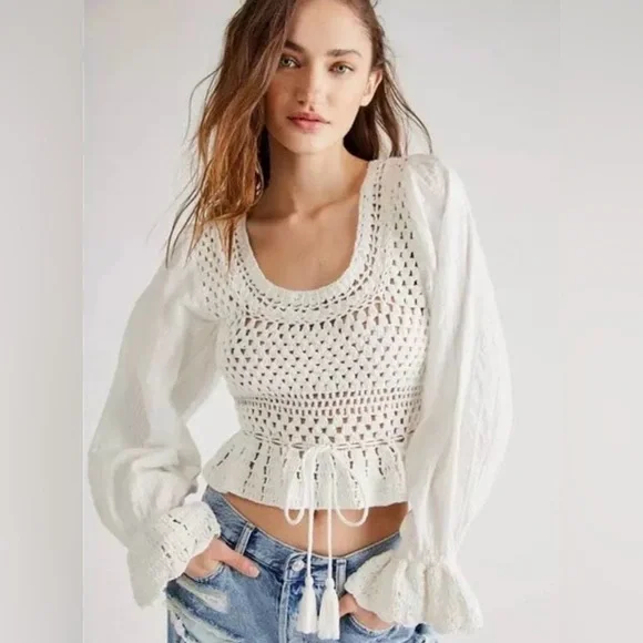 FREE PEOPLE Megan Crochet Cropped Top Knit Cream Open Back Long‎ Sleeve Medium
