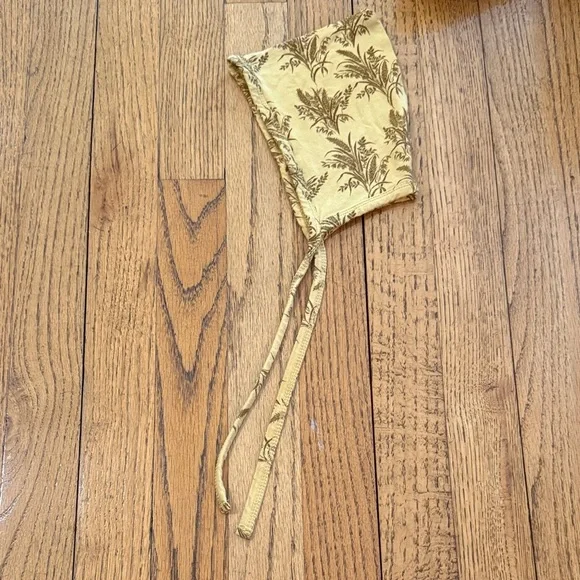 Kate Quinn Yellow Floral Print Bonnet 3-6 months EUC