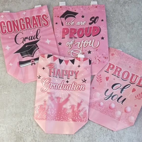 💩 Pink Graduation Gift Bags Set