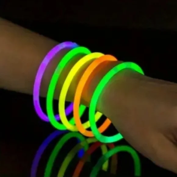 100 Fluorescent sticks, Party Favors, luminous sticks, for concerts and parties