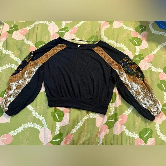 Free People Long Sleeve Crop Top