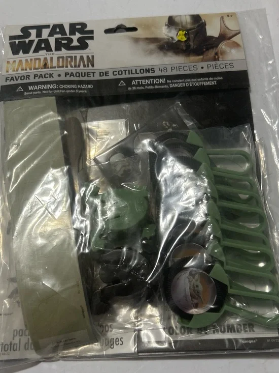 Disney Star Wars The Mandalorian Party Favor Pack - Green, Black, Silver