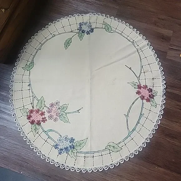 Antique Hand Embroidered Linen Round Tablecloth Lace Edge 32