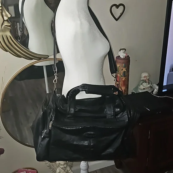 Converse duffle bag black leather vintage 1996 multi-pockets footed