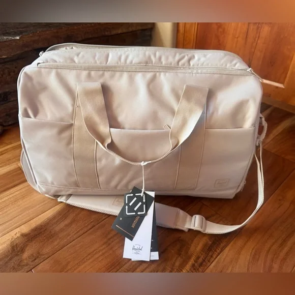 NWT Herschel Novel Duffel Tech Bag in Moonbeam Tonal