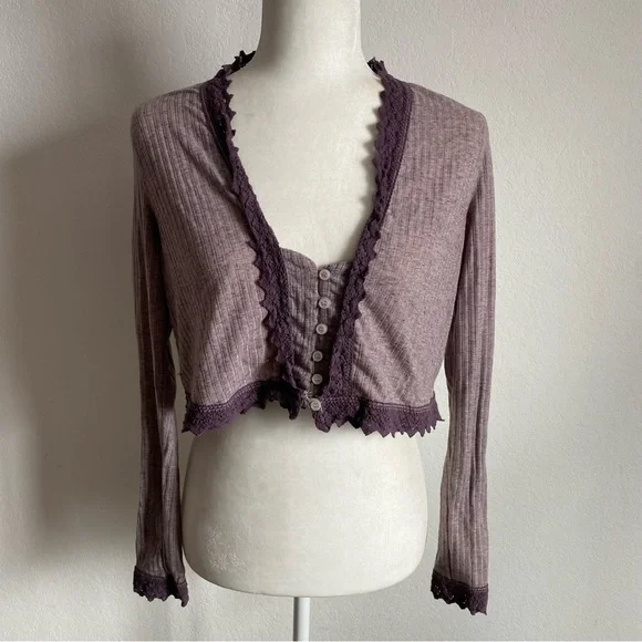 Free People Top Purple Cropped Long Sleeve Top w Crochet Lace & Buttons Sz XS