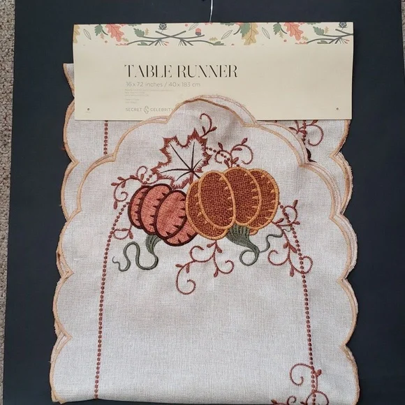 Secret Celebrity NWT Pumpkins and Leaves 72 x 16 Table Runner