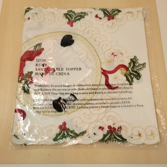 RUNR Santa Table Topper‎ Embroidered Christmas Holly Berries Tablecloth
