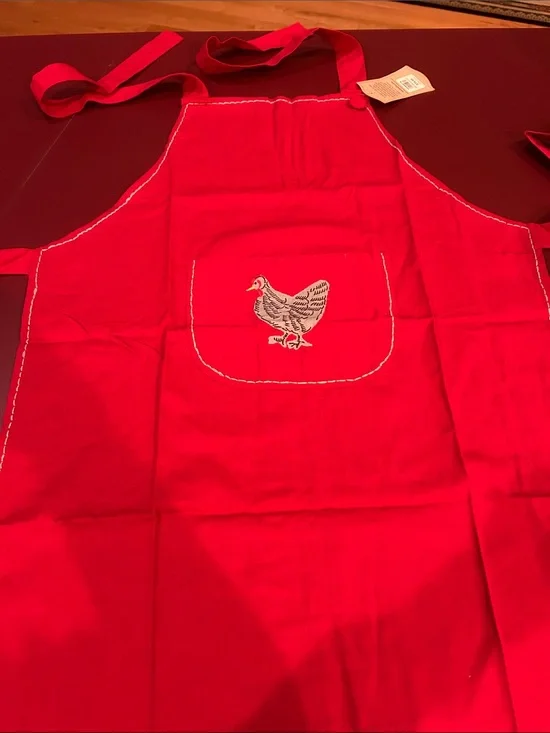 Sur La Table Red Vintage-Inspired Apron,22x30