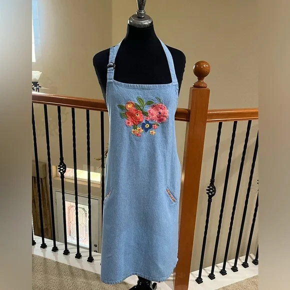 SUR LA TABLE Blue Denim Apron with Bright Floral Embroidery FRONT POCKETS,