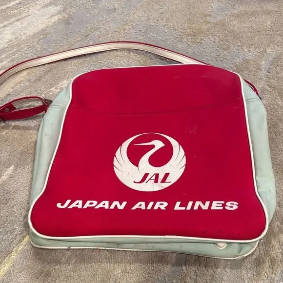 Vintage JAL Japan Airlines Vinyl Flight Bag! Very cool bag has some black dots