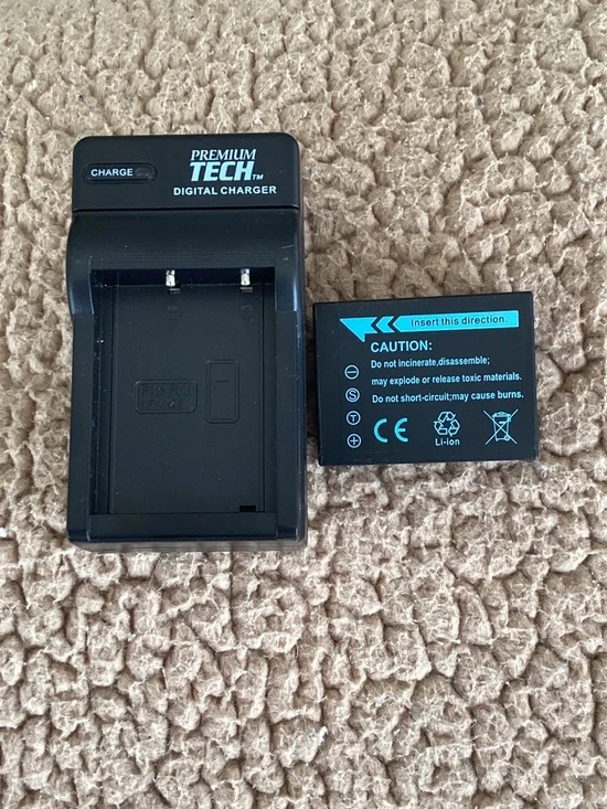 Black Digital Camera Battery Charger with Black Li-ion Battery