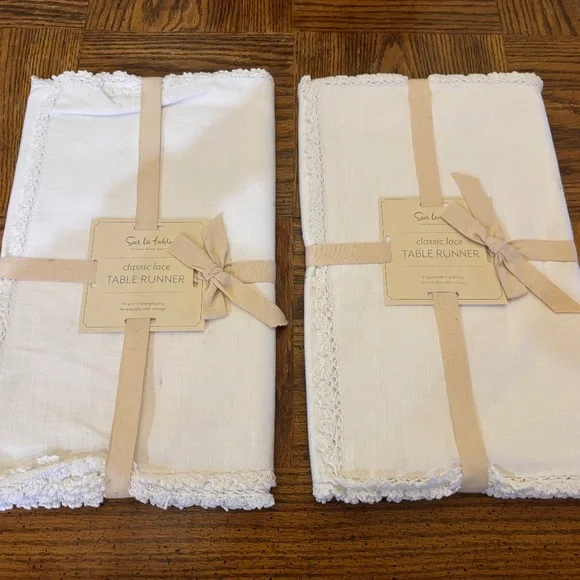 2 Sur la Table antique white 100% cotton classic lace Table Runner 14 x 72 cream