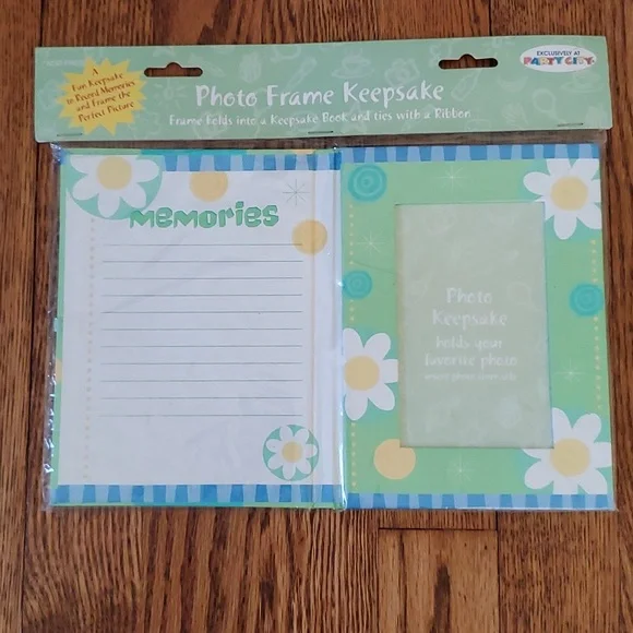 NWT, 1990 Photo Frame Keepsake Book - Memories