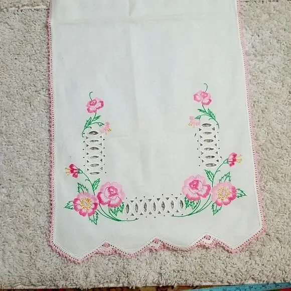 Vintage Embroidered Table Scarf Flowers