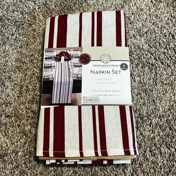 Huntington Home 6 Piece Red & White 100% Cotton Holiday Reusable‎ Napkins NWT