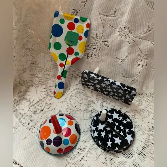 4 vintage new years noise makers 80’s