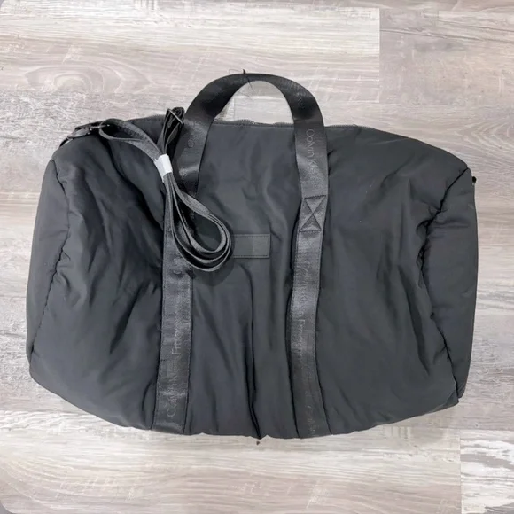 CK / Calvin Klein Puffed Men weekend duffle bag