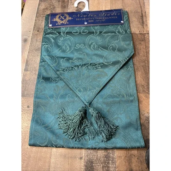 Table Runner 13