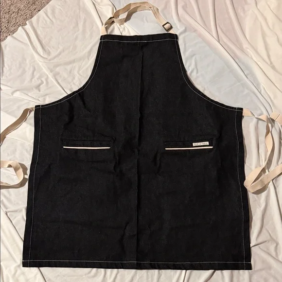Sur La Table apron with Beige Straps