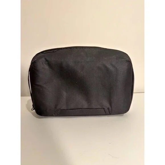 Peak Design Tech Pouch Black 2L EUC Clean interior/exterior, perfect zippers