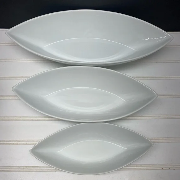 Sur La Table Pointed Oval Nesting Bowls Set of Three