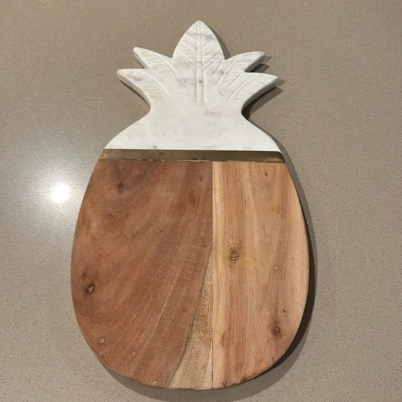 Sur La Table Marble Pineapple Board NWT