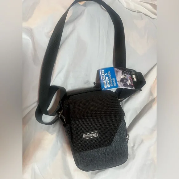 NWT Think Tank Mirrorless Mover 5 Shoulder Bag Camara Bag